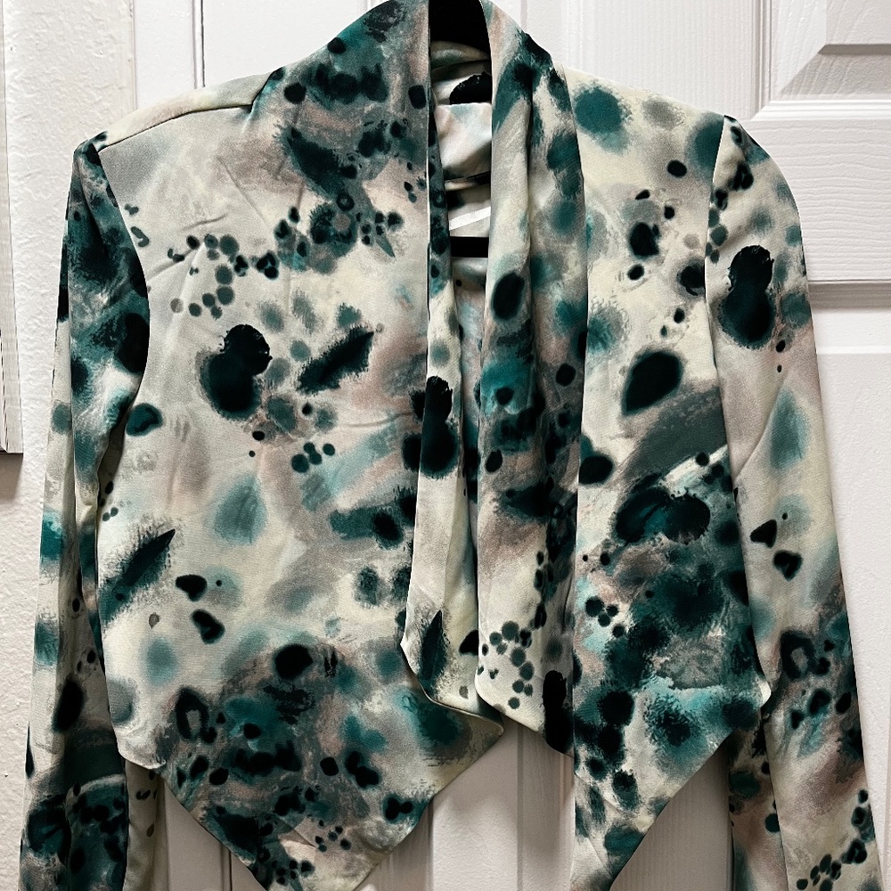 Retro printed shrug jacket with shoulder pads